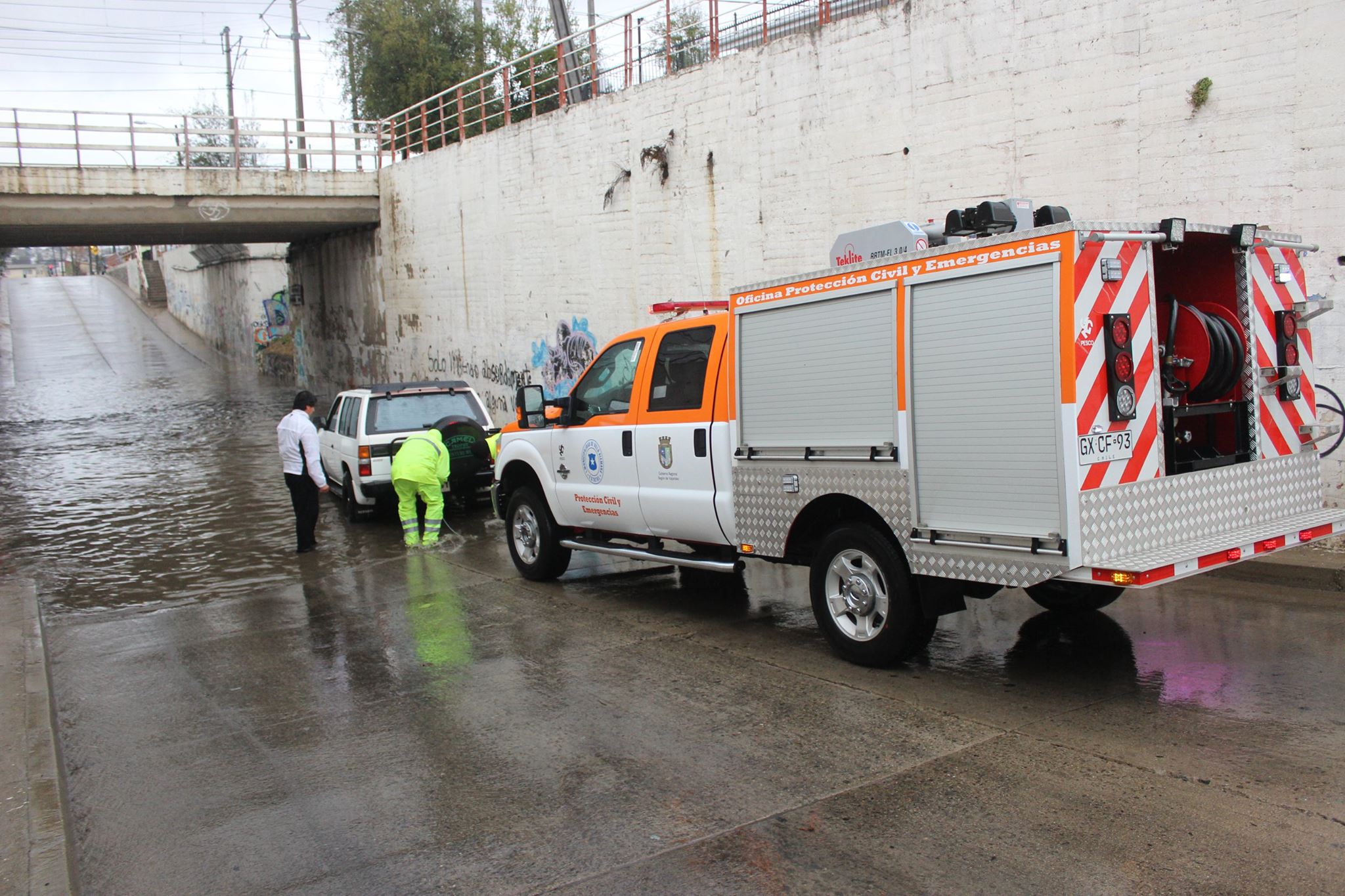 Camioneta de la Oficina de Protección Civill y Emergencias de la I. Municipalidad de Villa Alemana