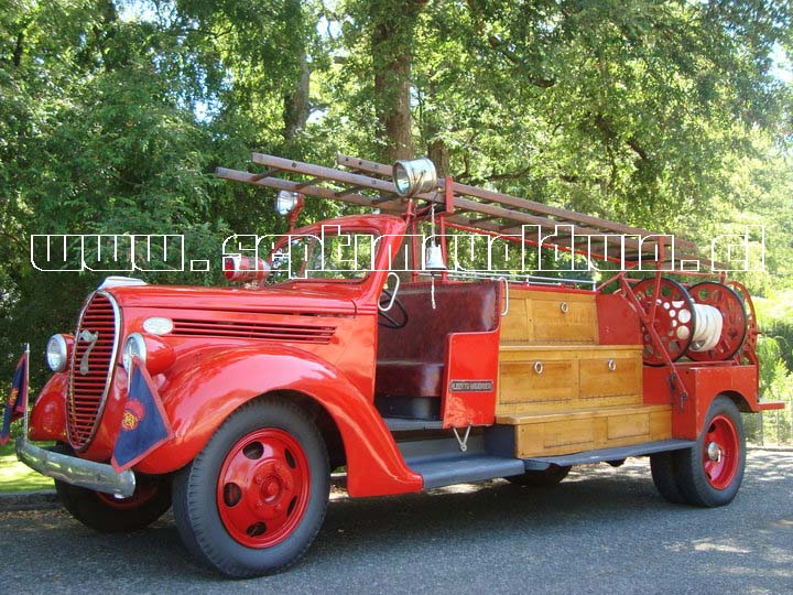 Carro Reliquia Autogallo Ford 1939 de la Séptima Compañía de Valdivia