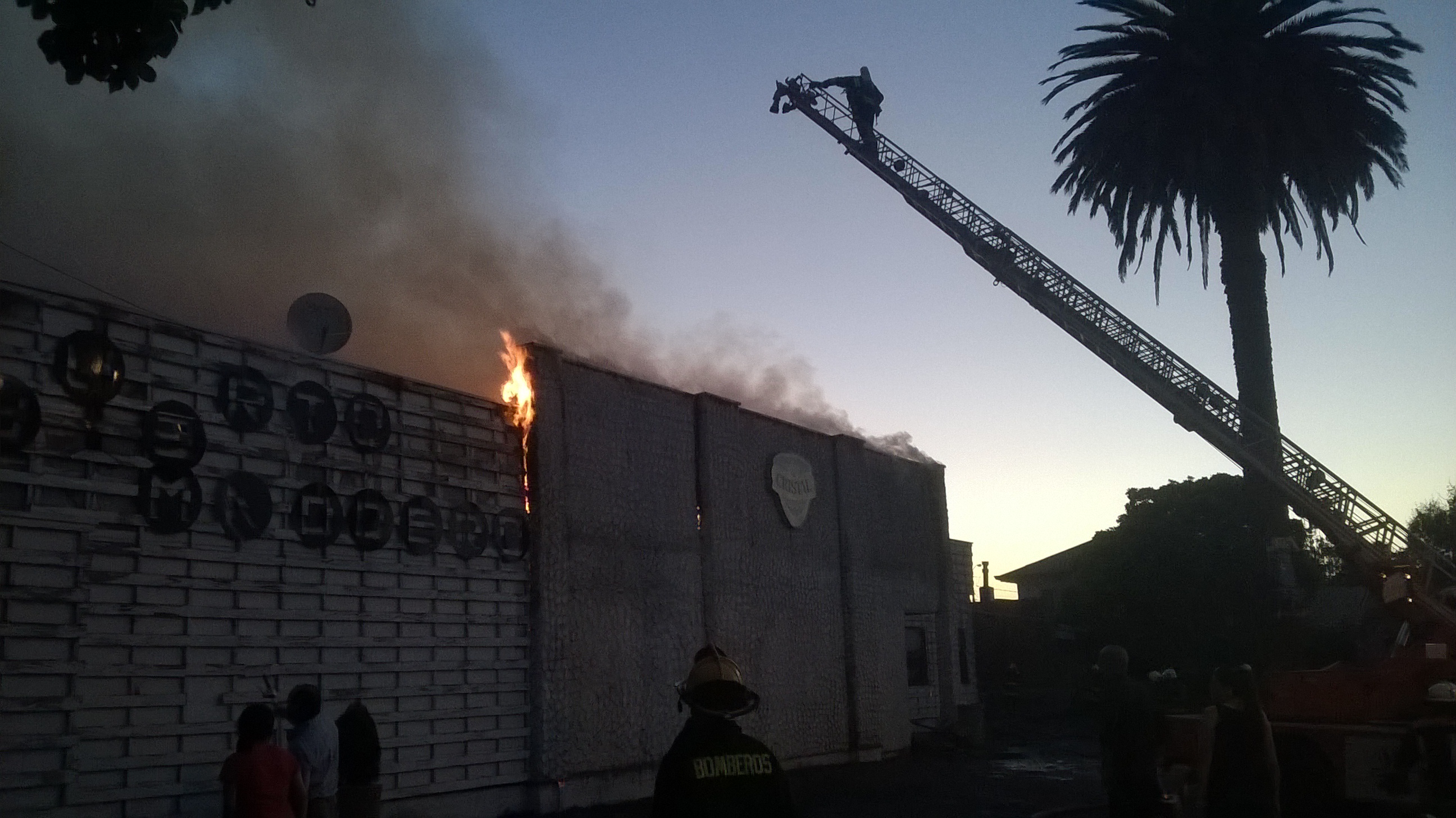 Incendio Puerto Madero (Los Ángeles)